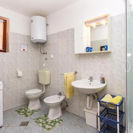 Apartment Beautiful Apartment In Pula With Wifi