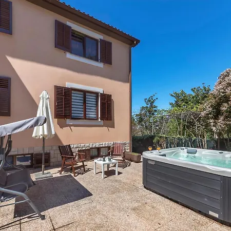 Beautiful Apartment In Pula With Wifi Apartman