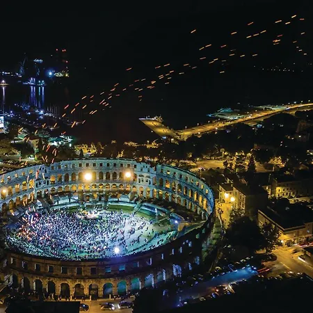 Beautiful Apartment In Pula With Wifi