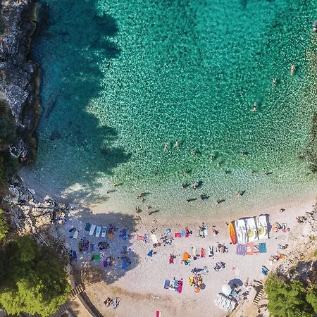 Beautiful In With Wifi פולה