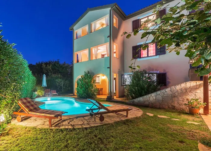 Apartman Beautiful Apartment In Pula With Wifi