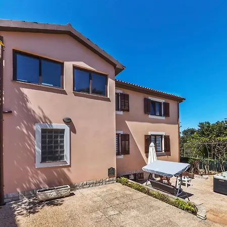 Apartamento Beautiful In With Wifi Pula