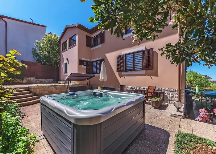 Апартаменты Beautiful Apartment In Pula With Wifi