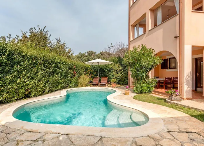 Beautiful Apartment In Pula With Wifi Пула