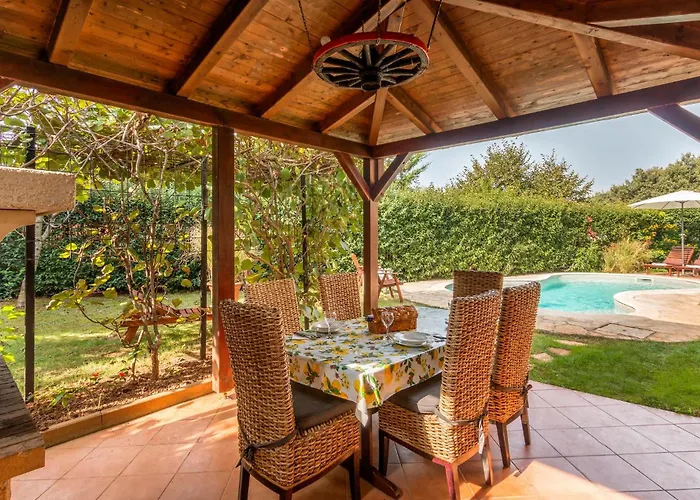 Beautiful Apartment In Pula With Wifi Пула