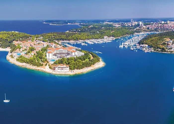 Beautiful Apartment In Pula With Wifi * Пула