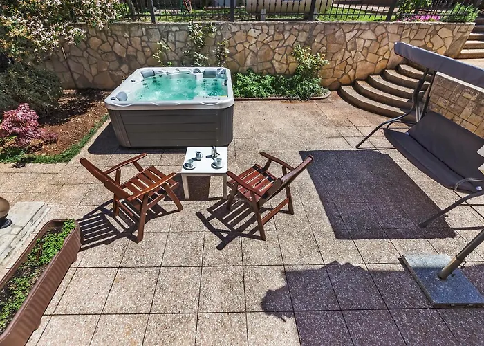 Апартаменты Beautiful Apartment In Pula With Wifi